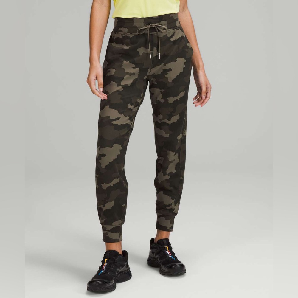 Lululemon Athletica Camo Print Joggers ready to rulu